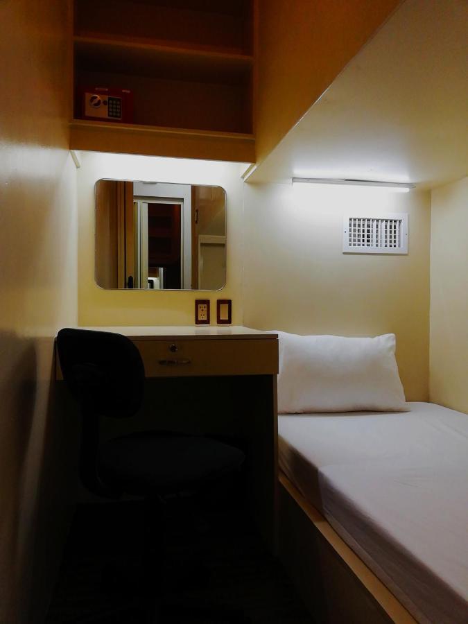 Subic Bay Hostel Olongapo Bagian luar foto